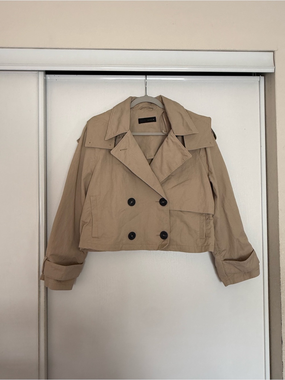 Zara Cropped Beige Double-Breasted Trench Coat